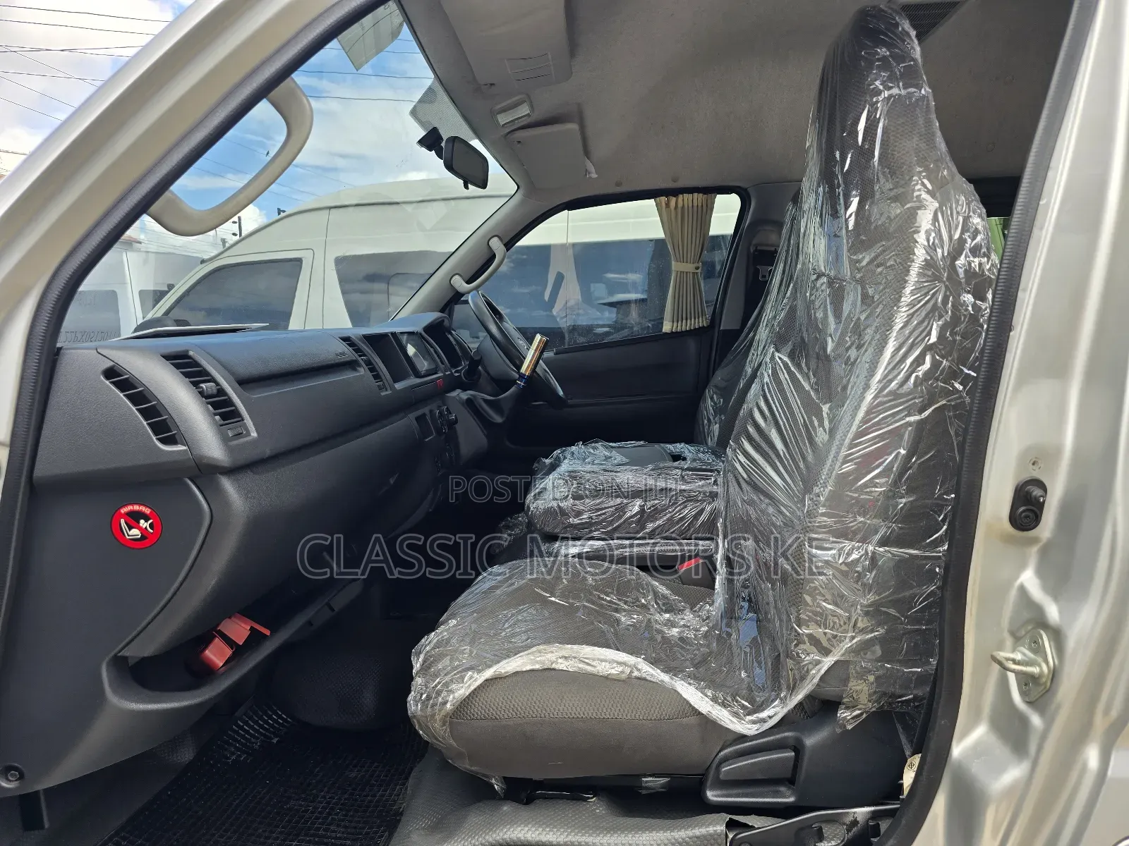 Toyota HiAce 2019 Silver