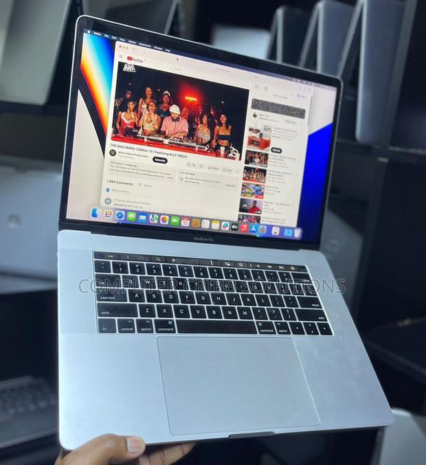 Laptop Apple MacBook Pro 2017 16GB Intel Core I7 SSD 512GB - main view