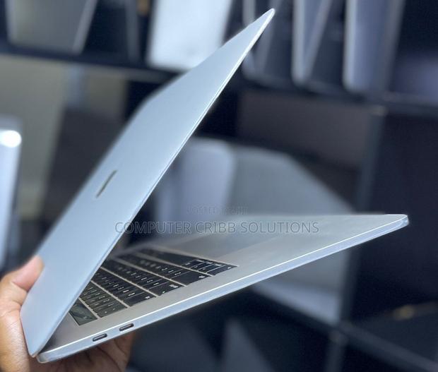 Laptop Apple MacBook Pro 2017 16GB Intel Core I7 SSD 512GB - thumbnail 3