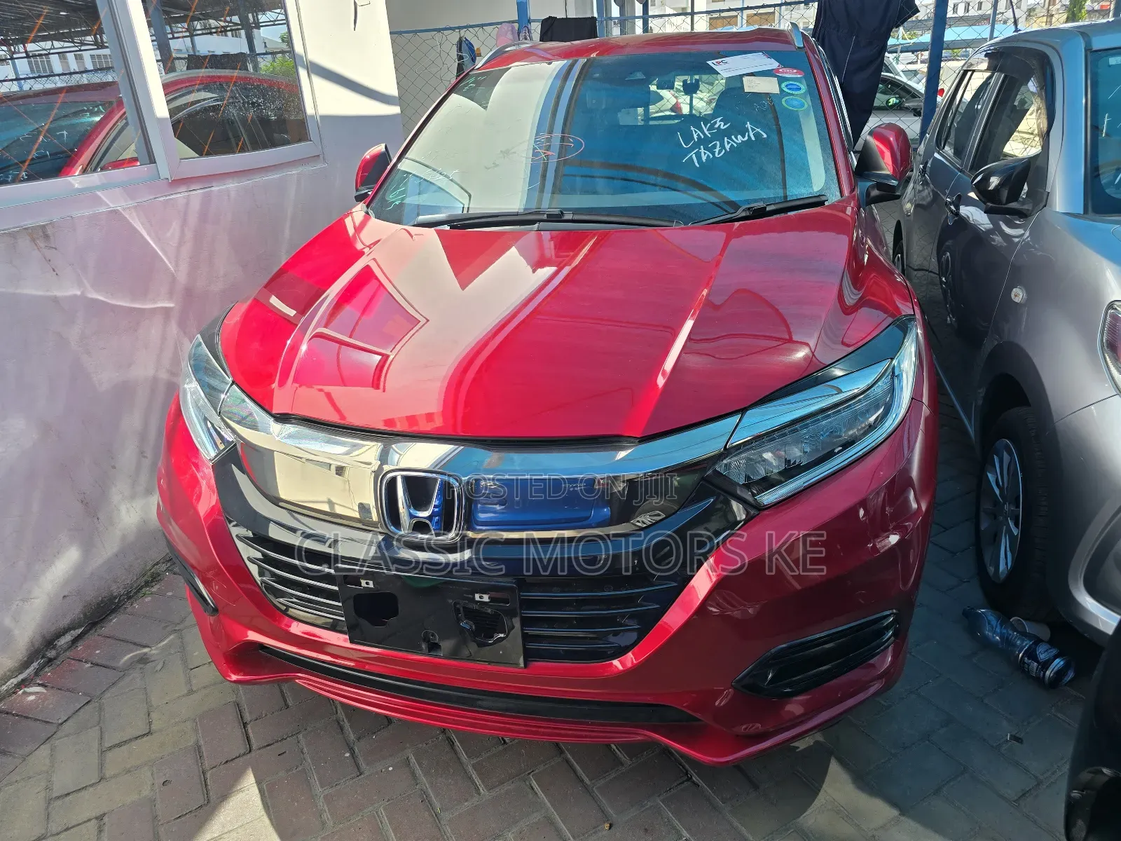 Honda Vezel 1.5 Hybrid 2WD 2019 Red