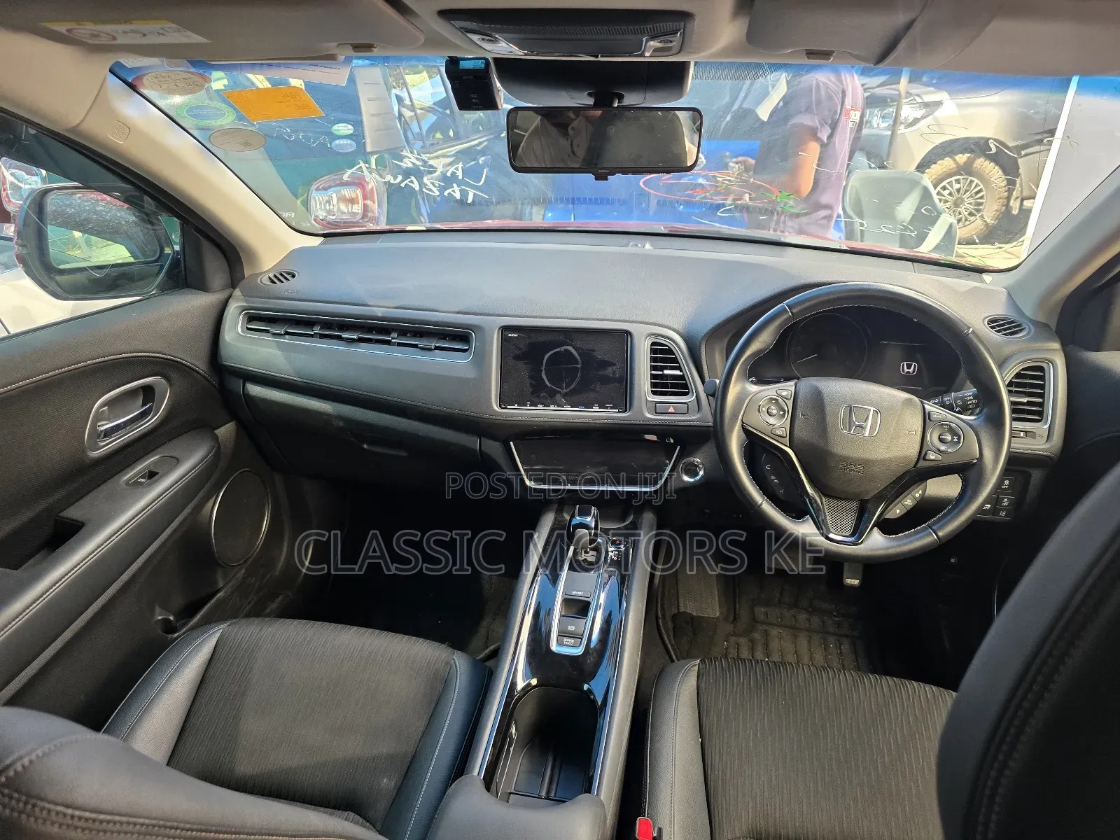 Honda Vezel 1.5 Hybrid 2WD 2019 Red