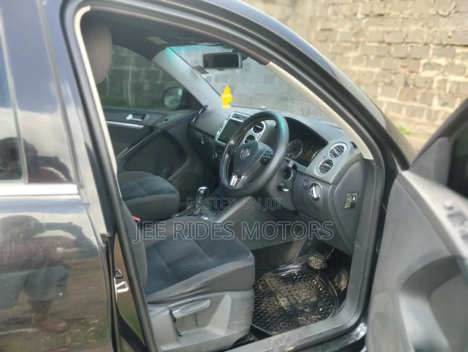 Volkswagen Tiguan S Automatic 2011 Black