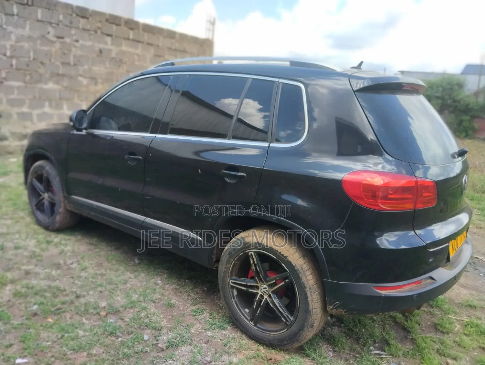 Volkswagen Tiguan S Automatic 2011 Black