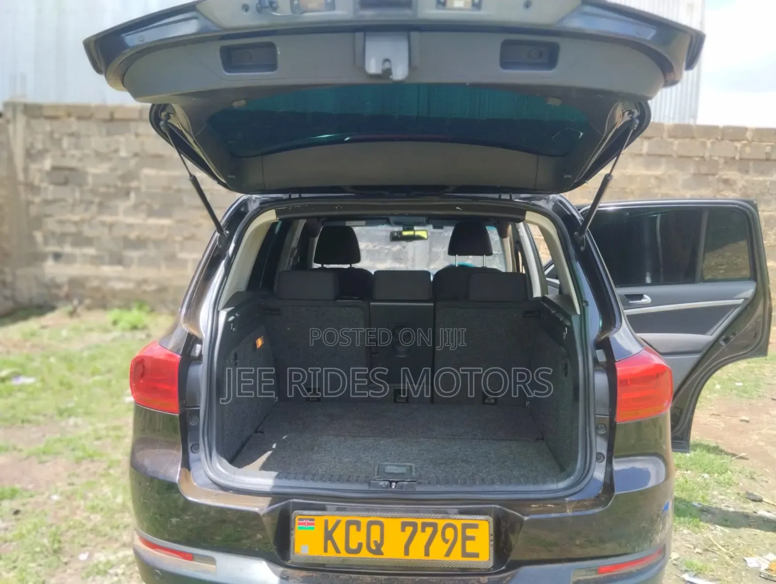 Volkswagen Tiguan S Automatic 2011 Black