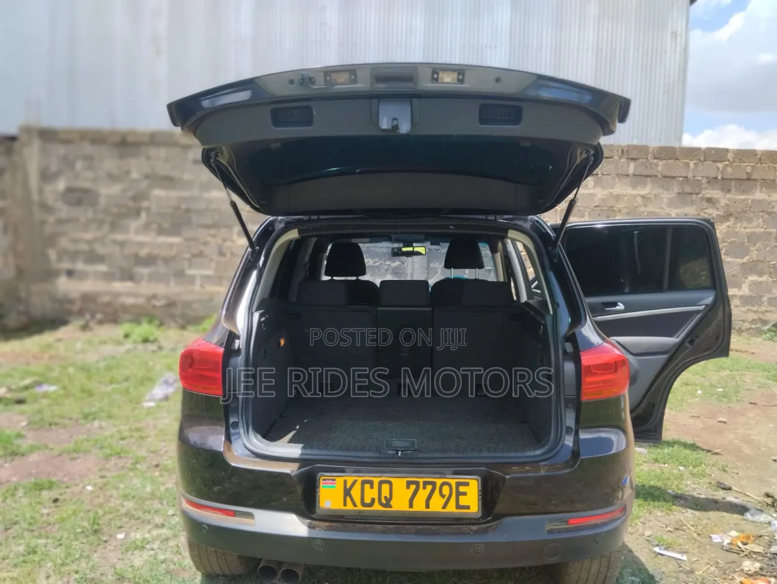 Volkswagen Tiguan S Automatic 2011 Black
