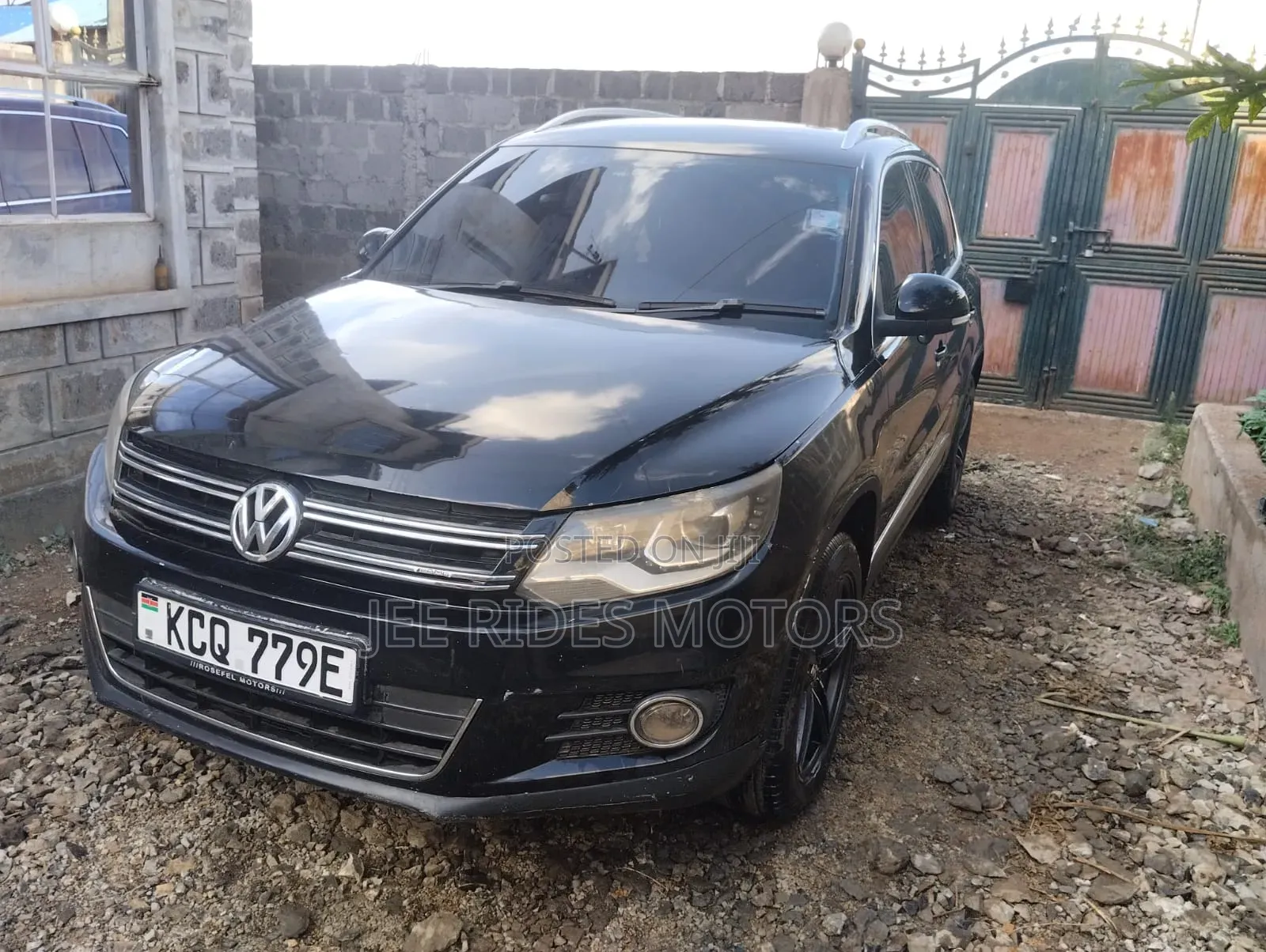 Volkswagen Tiguan S Automatic 2011 Black
