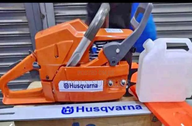 272 Husqvarna Chainsaw - main view
