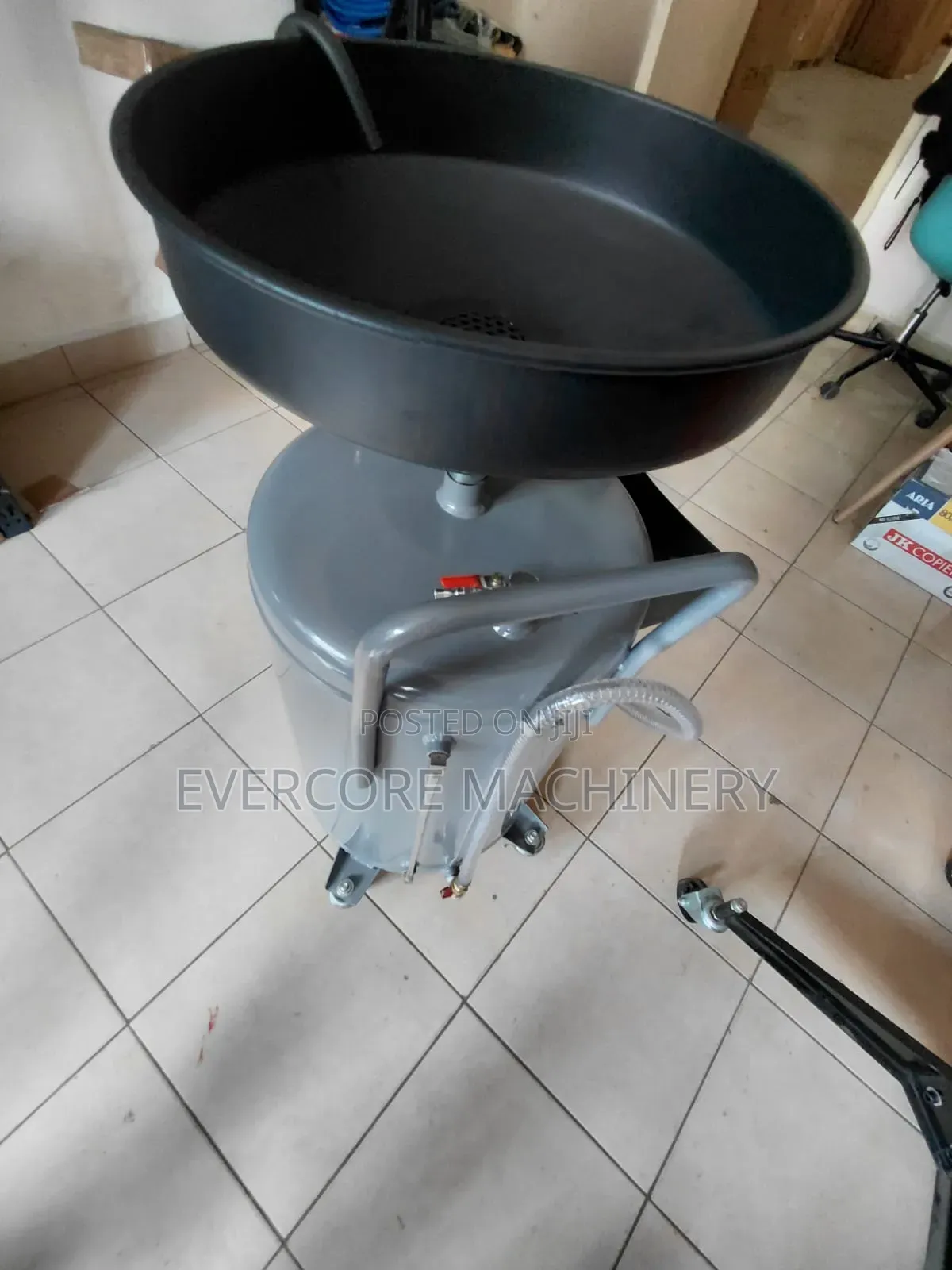 Heavy Duty Oil Drainer Machine Without Glass.