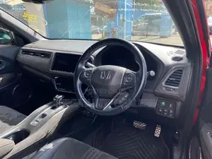 Honda Vezel 2018 Red