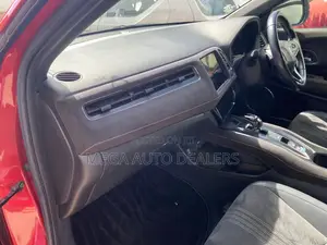Honda Vezel 2018 Red