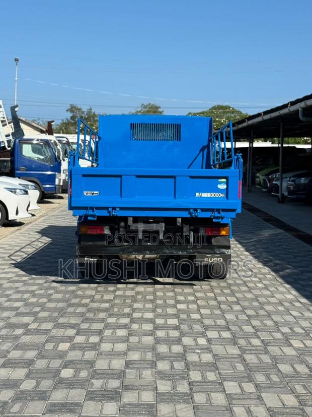Mitsubishi Canter 2018 - thumbnail 5