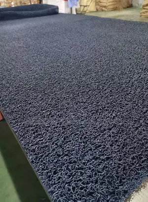 Airy Spaghetti Carpet