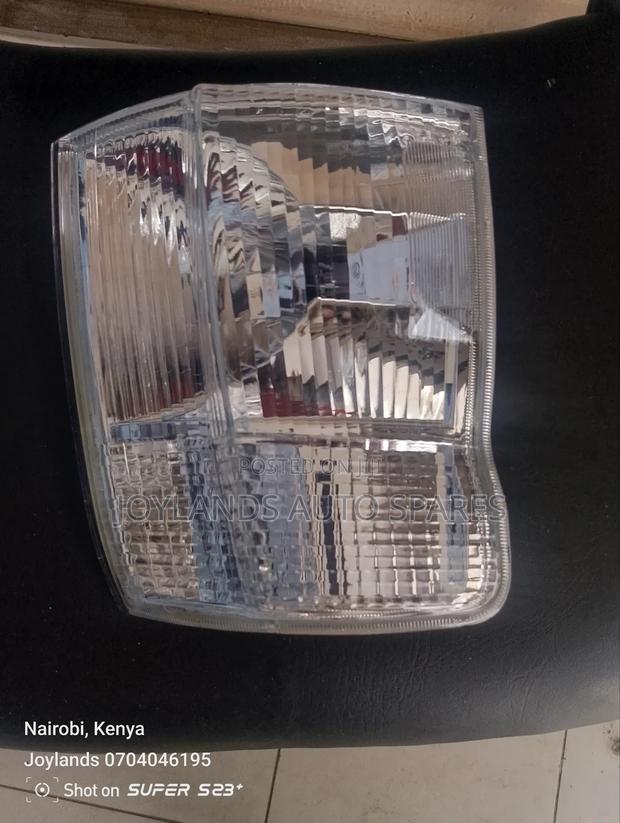 Nissan Caravan/E25 2001/2003/2005 Corner Lamp