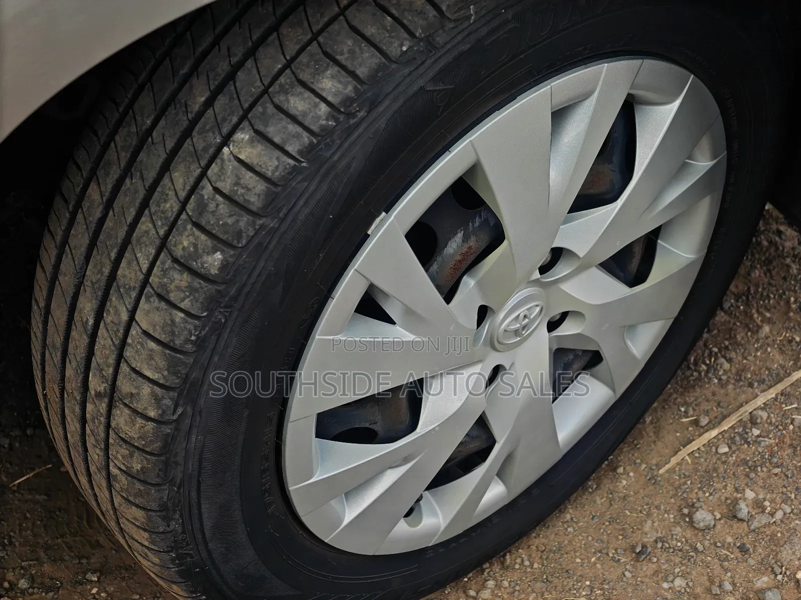 Toyota Vitz 1.3 FWD 5dr 2018 Silver