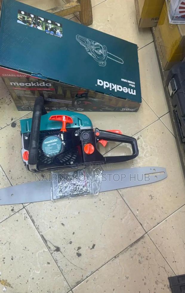 Meakida Md 5800 Gasoline Chainsaw.