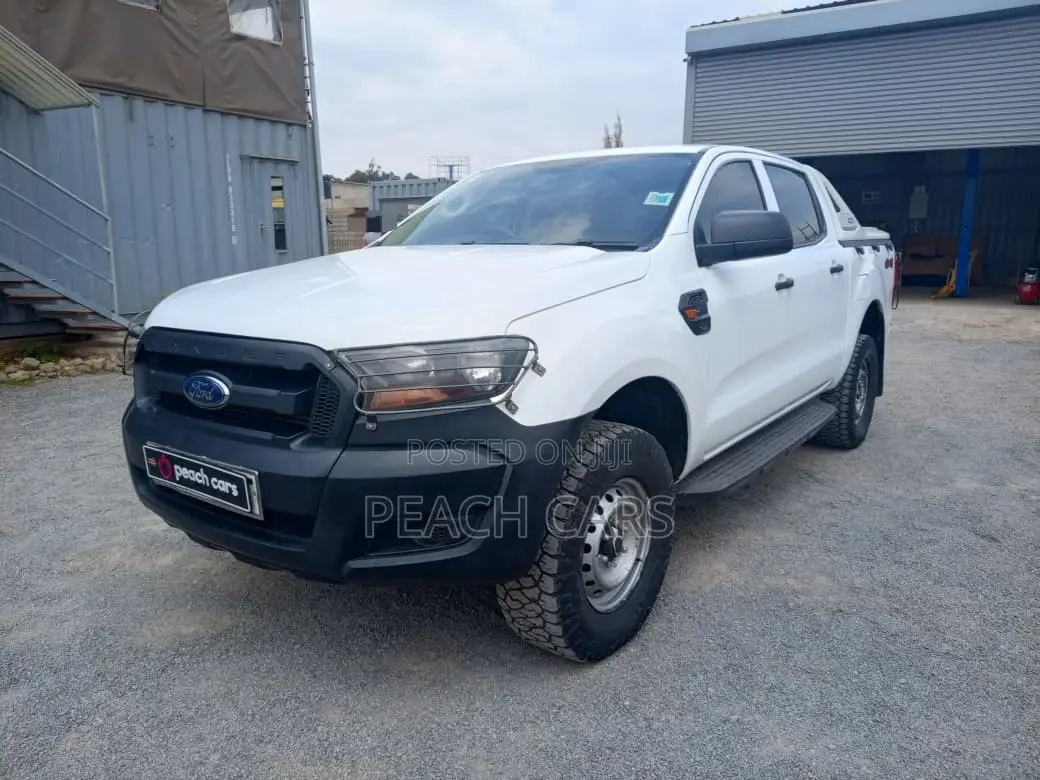 Ford Ranger Lariar 4x4 SuperCad 6ft. 2019 White