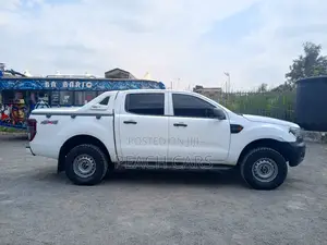 Ford Ranger Lariar 4x4 SuperCad 6ft. 2019 White