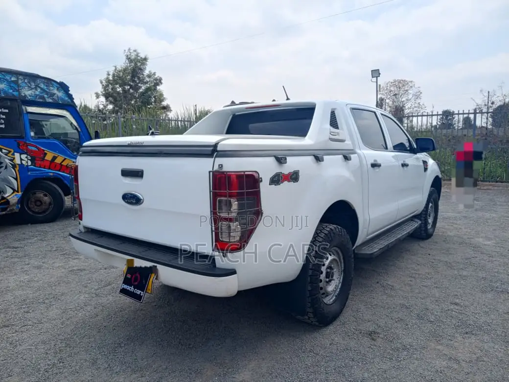 Ford Ranger Lariar 4x4 SuperCad 6ft. 2019 White