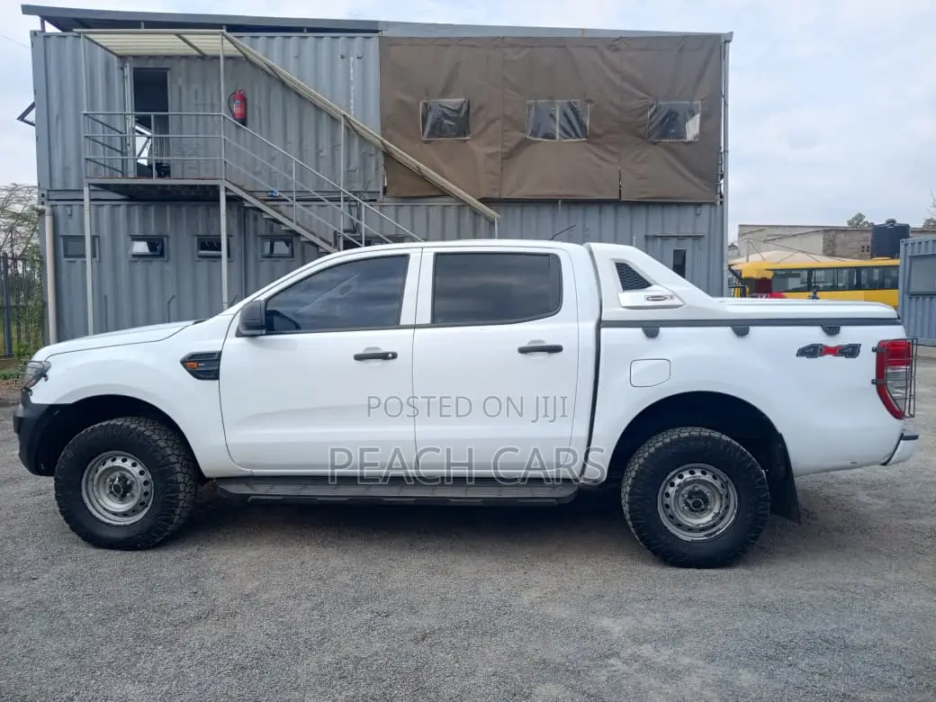 Ford Ranger Lariar 4x4 SuperCad 6ft. 2019 White
