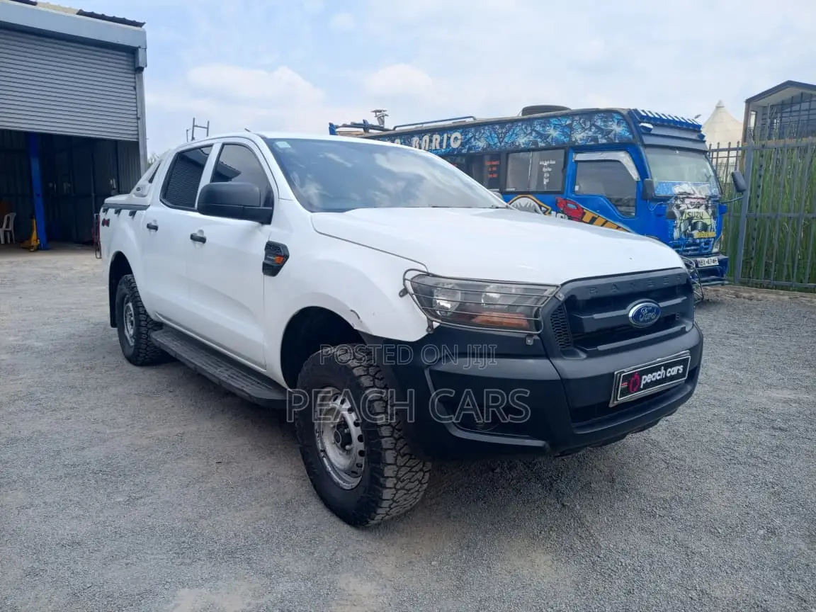 Ford Ranger Lariar 4x4 SuperCad 6ft. 2019 White