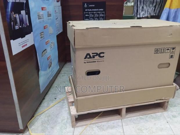 Apc (Smc3000i )Smart-Ups , Line Interactive, 3kva, Rackmount Tower,Ups
