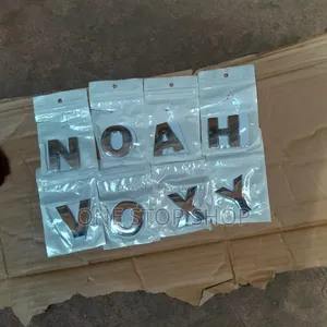 Noah/Voxy Boot Letter Badge