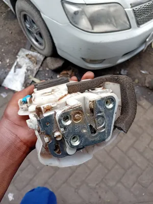 Subaru Leagacy Br9 Front Door Lock