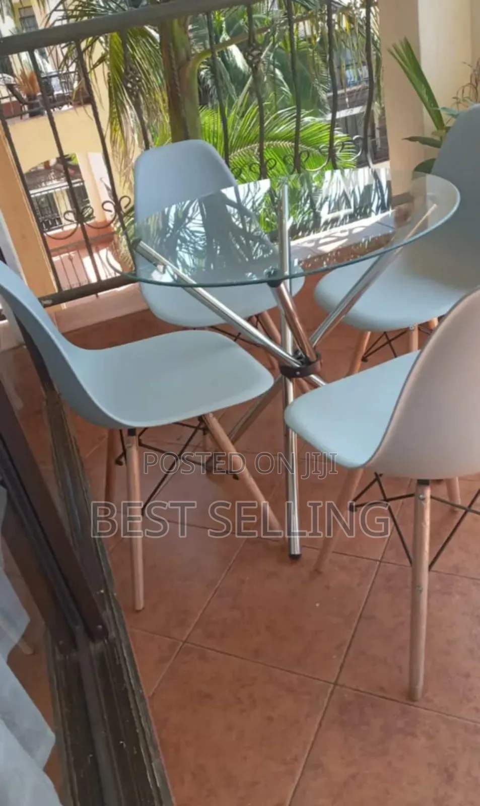 Classic Round Dining Set