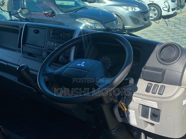 Mitsubishi Fuso 2017 - thumbnail 8