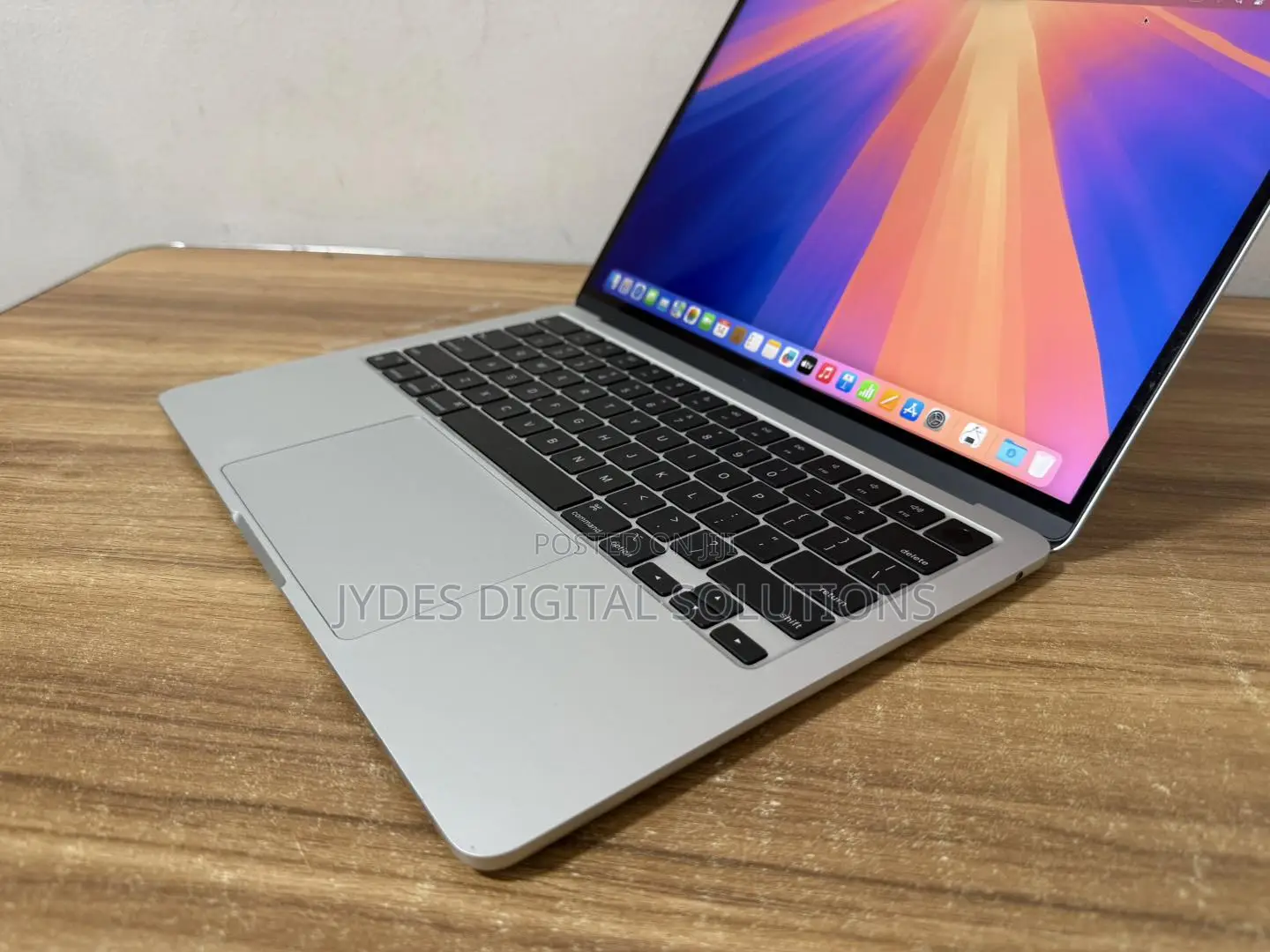 Laptop Apple MacBook Air 2024 M3 13-Inch 18GB Apple M3 SSD 512GB