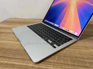 Laptop Apple MacBook Air 2024 M3 13-Inch 18GB Apple M3 SSD 512GB