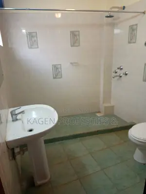 5bdrm Maisonette in Valley Arcade for sale