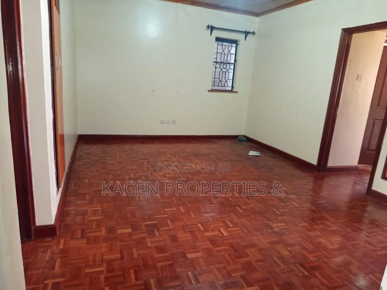 5bdrm Maisonette in Valley Arcade for sale