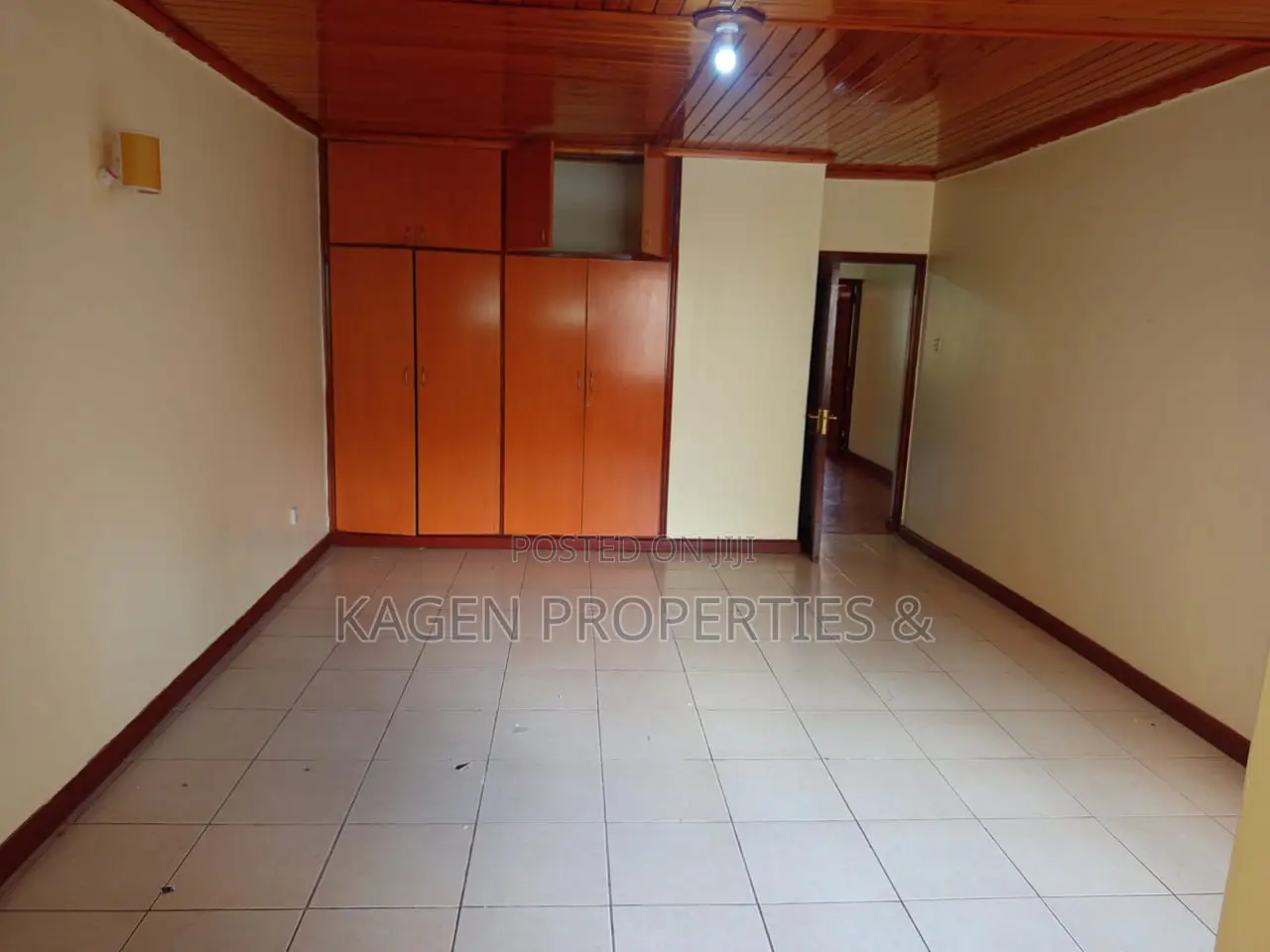 5bdrm Maisonette in Valley Arcade for sale