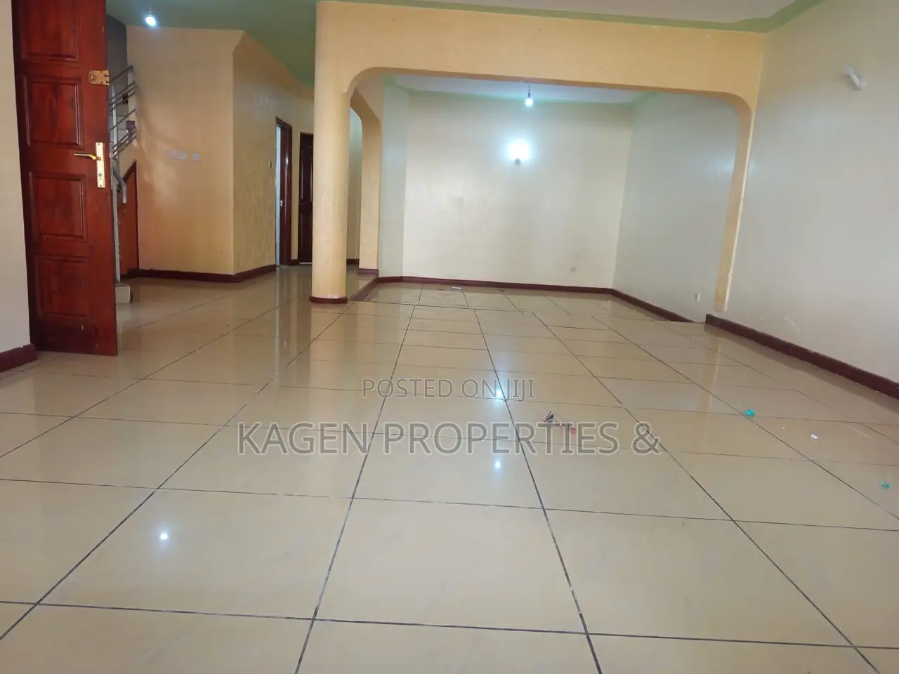 5bdrm Maisonette in Valley Arcade for sale