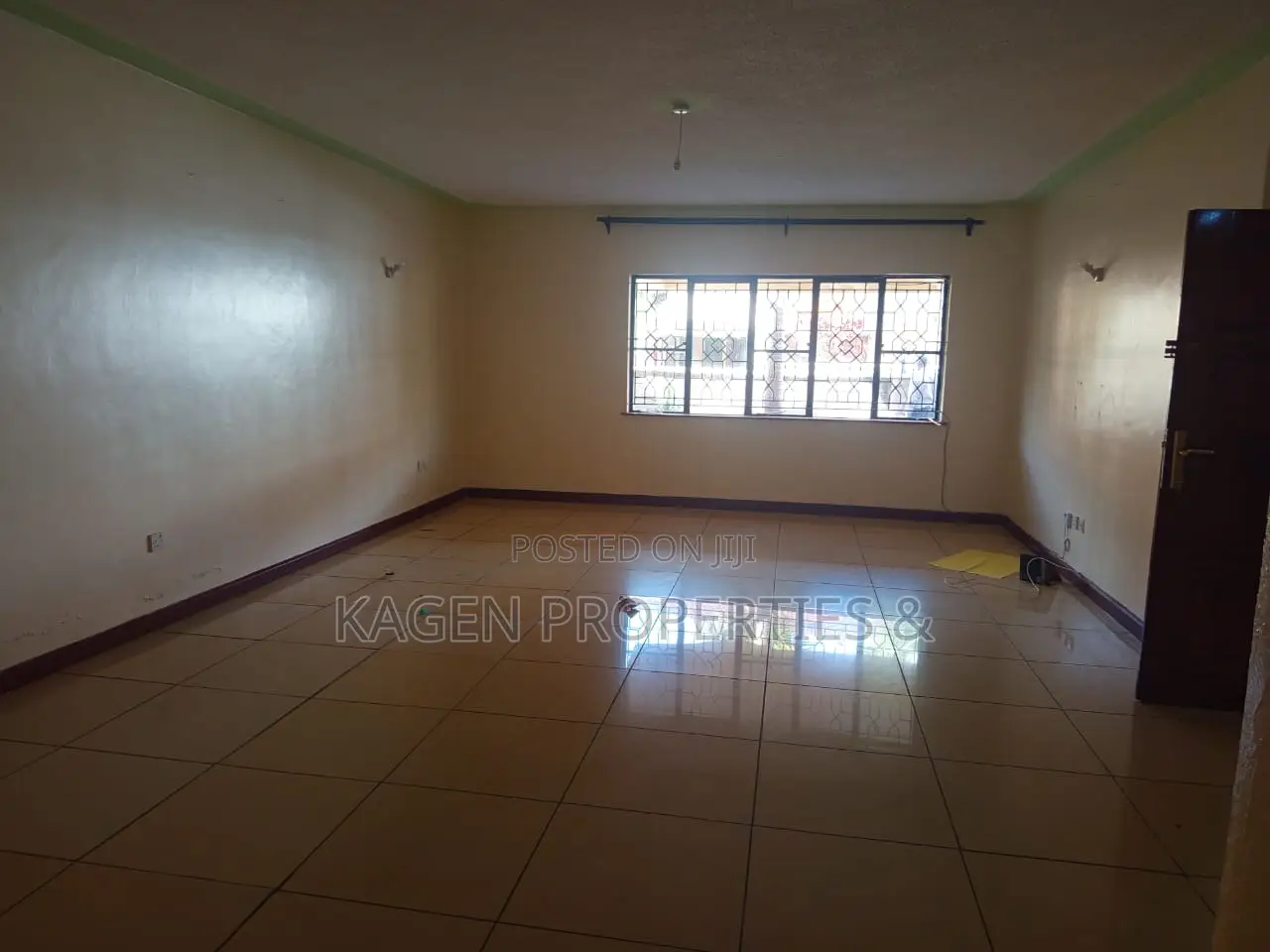 5bdrm Maisonette in Valley Arcade for sale