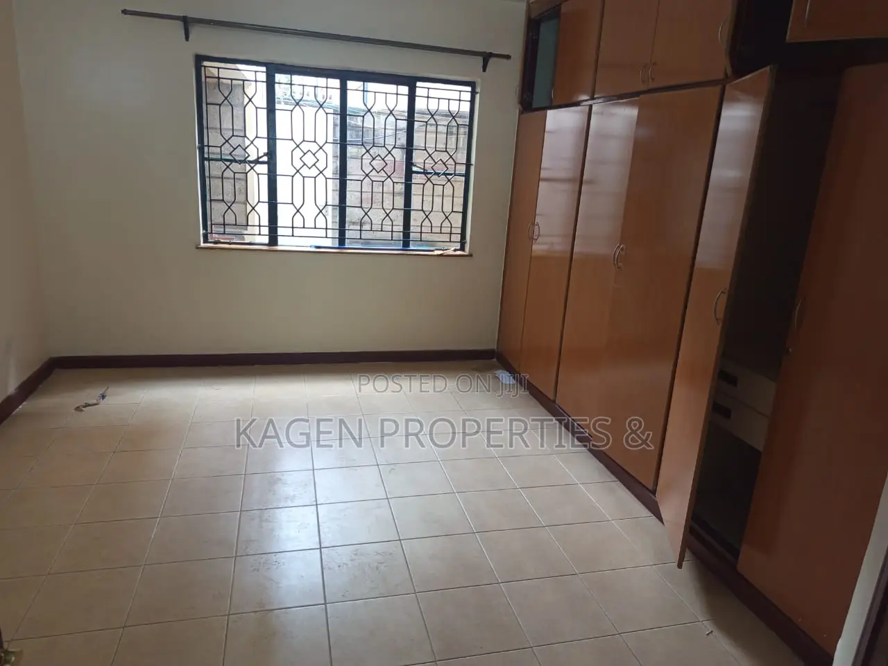 5bdrm Maisonette in Valley Arcade for sale
