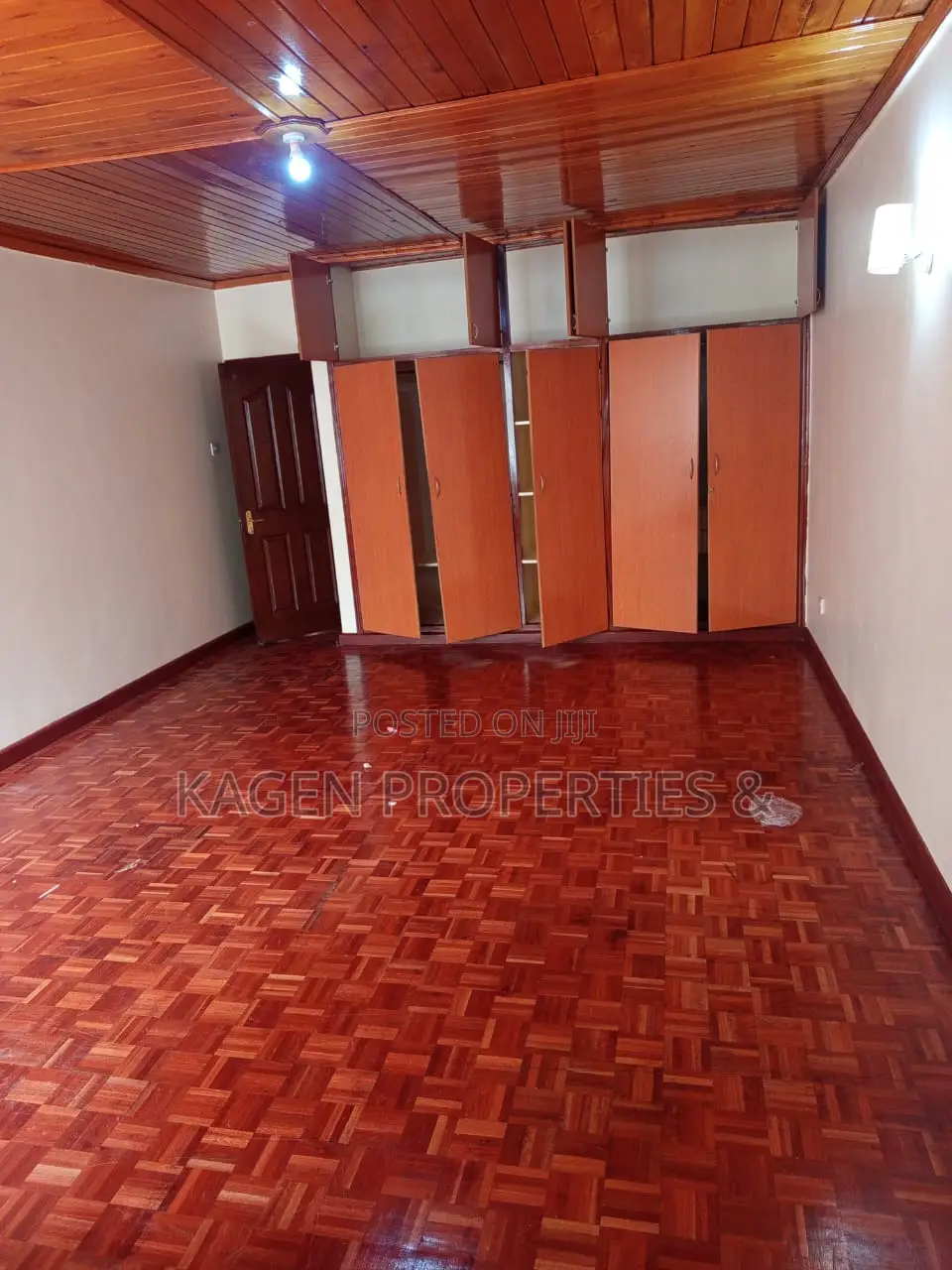 5bdrm Maisonette in Valley Arcade for sale