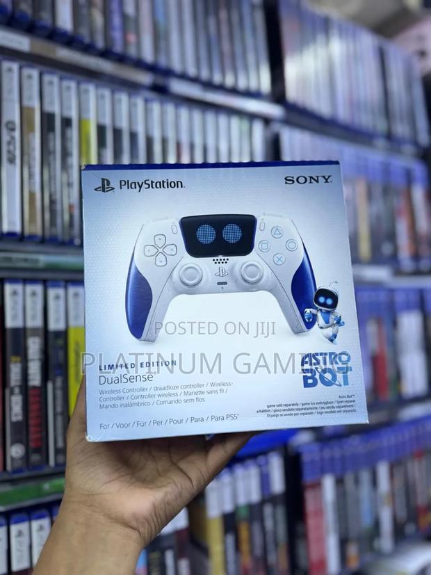 Ps5 Pad Astro Bot Limited Edition - main view