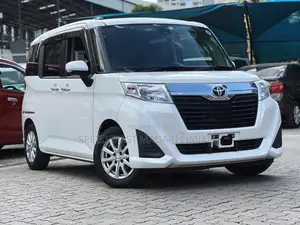 Toyota Roomy 2018 White