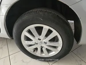 Toyota Corolla Fielder 2017 Silver