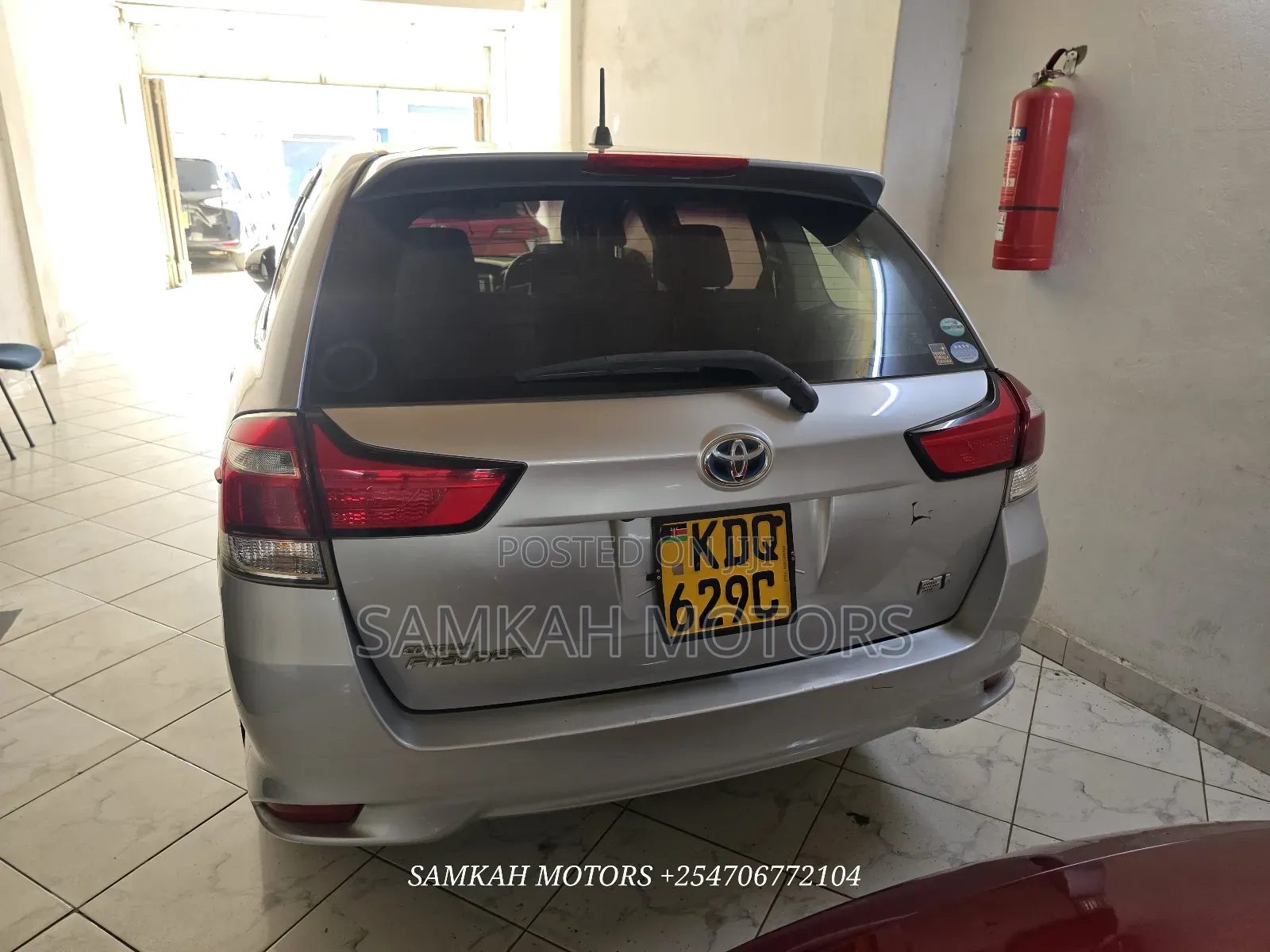Toyota Corolla Fielder 2017 Silver