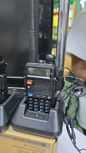 Uv-5r Dual Frequency Handheld Radio With Rechargeable Battery