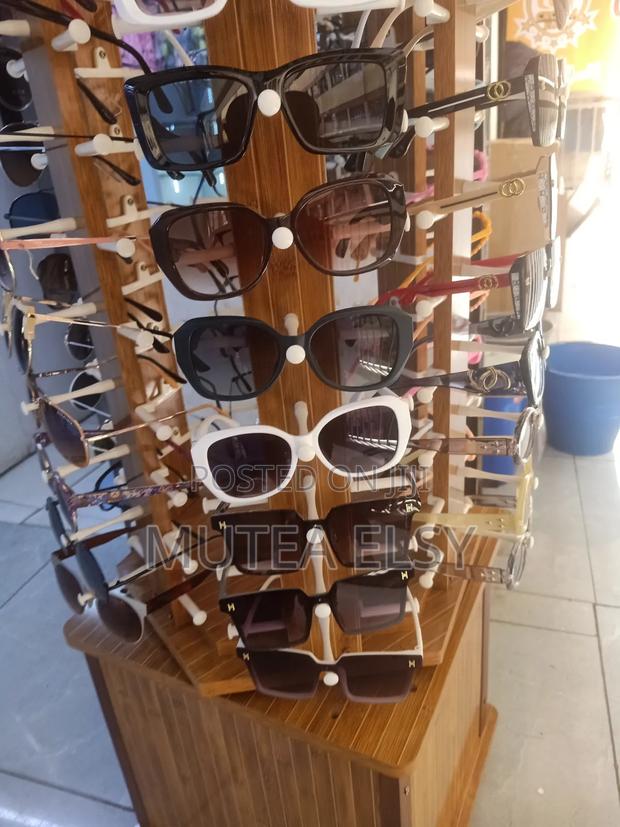 Executive Shades/Sun Glasses - thumbnail 3