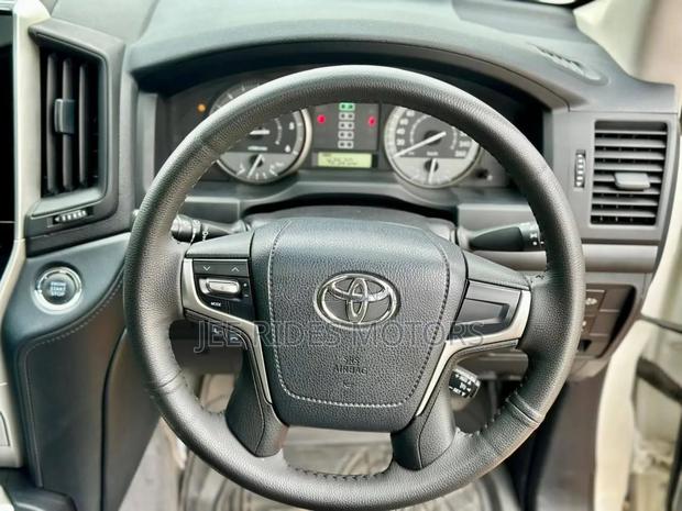Toyota Land Cruiser 4.5 V8 TD 2017 White - thumbnail 8