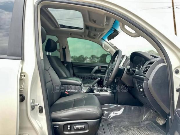 Toyota Land Cruiser 4.5 V8 TD 2017 White - thumbnail 3