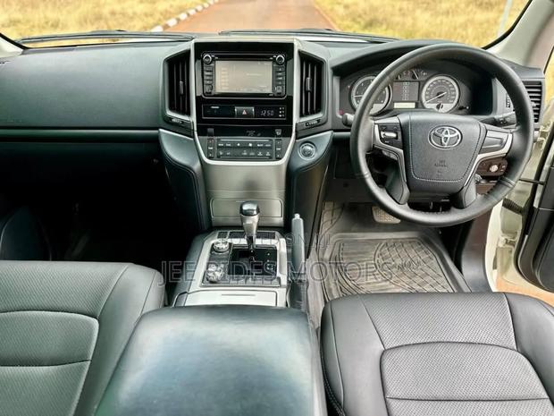 Toyota Land Cruiser 4.5 V8 TD 2017 White - thumbnail 10