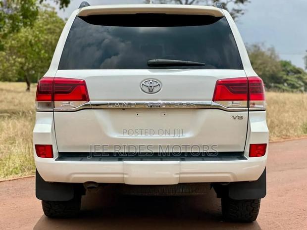Toyota Land Cruiser 4.5 V8 TD 2017 White - thumbnail 12