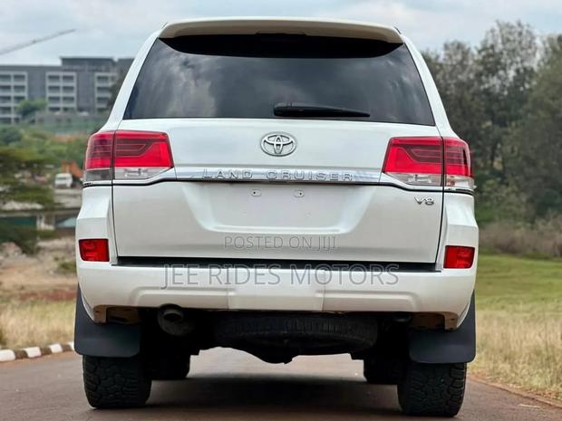 Toyota Land Cruiser 4.5 V8 TD 2017 White - thumbnail 14