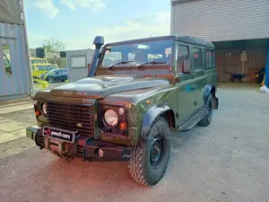 Land Rover Defender Puma 110 SW 2010 Green